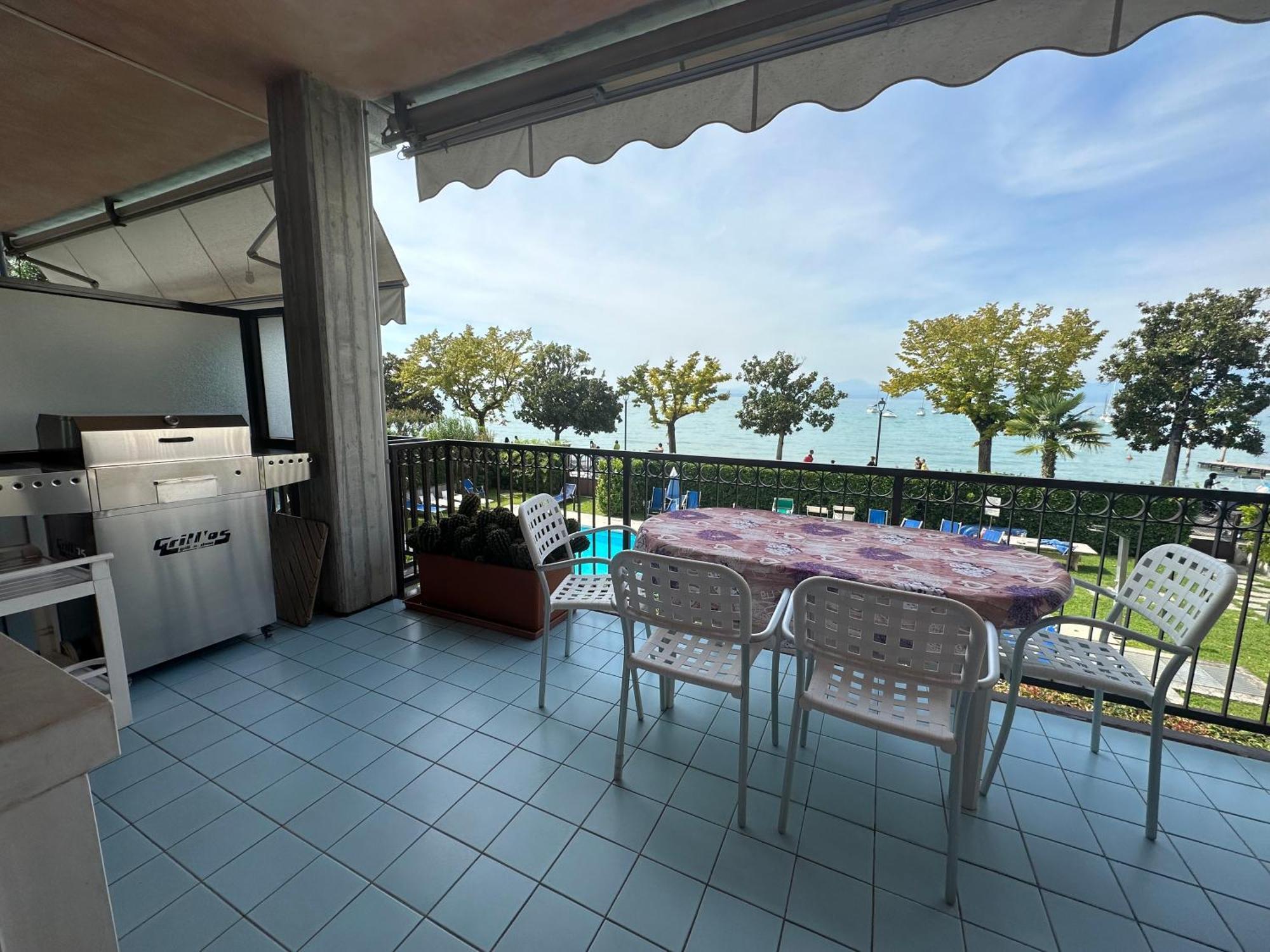 Apartments Rainer - Front Lake Bardolino Ngoại thất bức ảnh