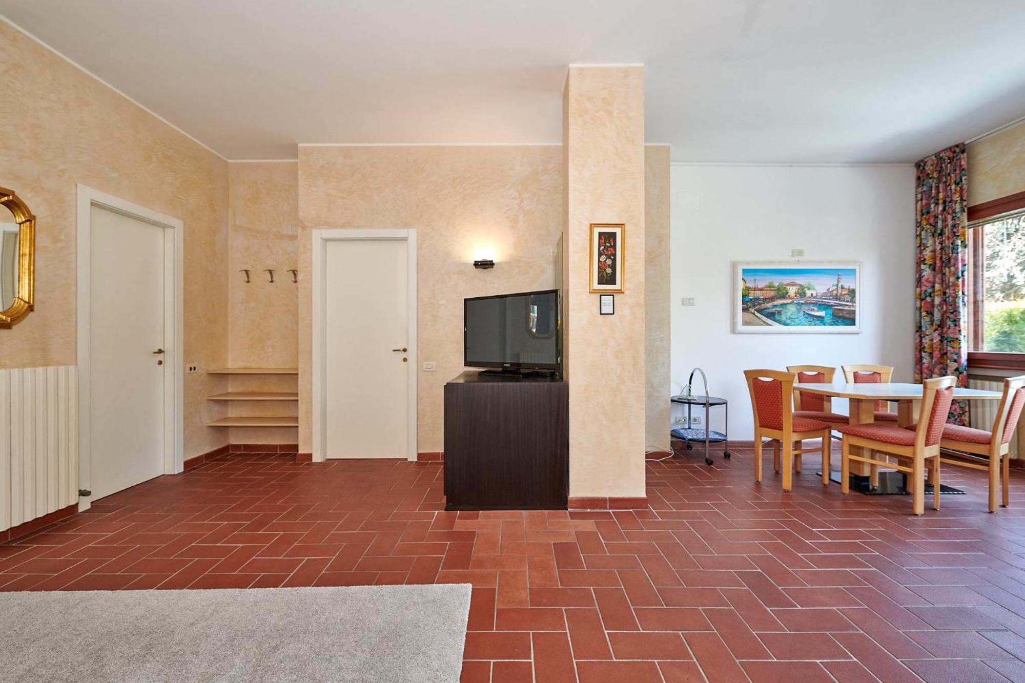 Apartments Rainer - Front Lake Bardolino Ngoại thất bức ảnh